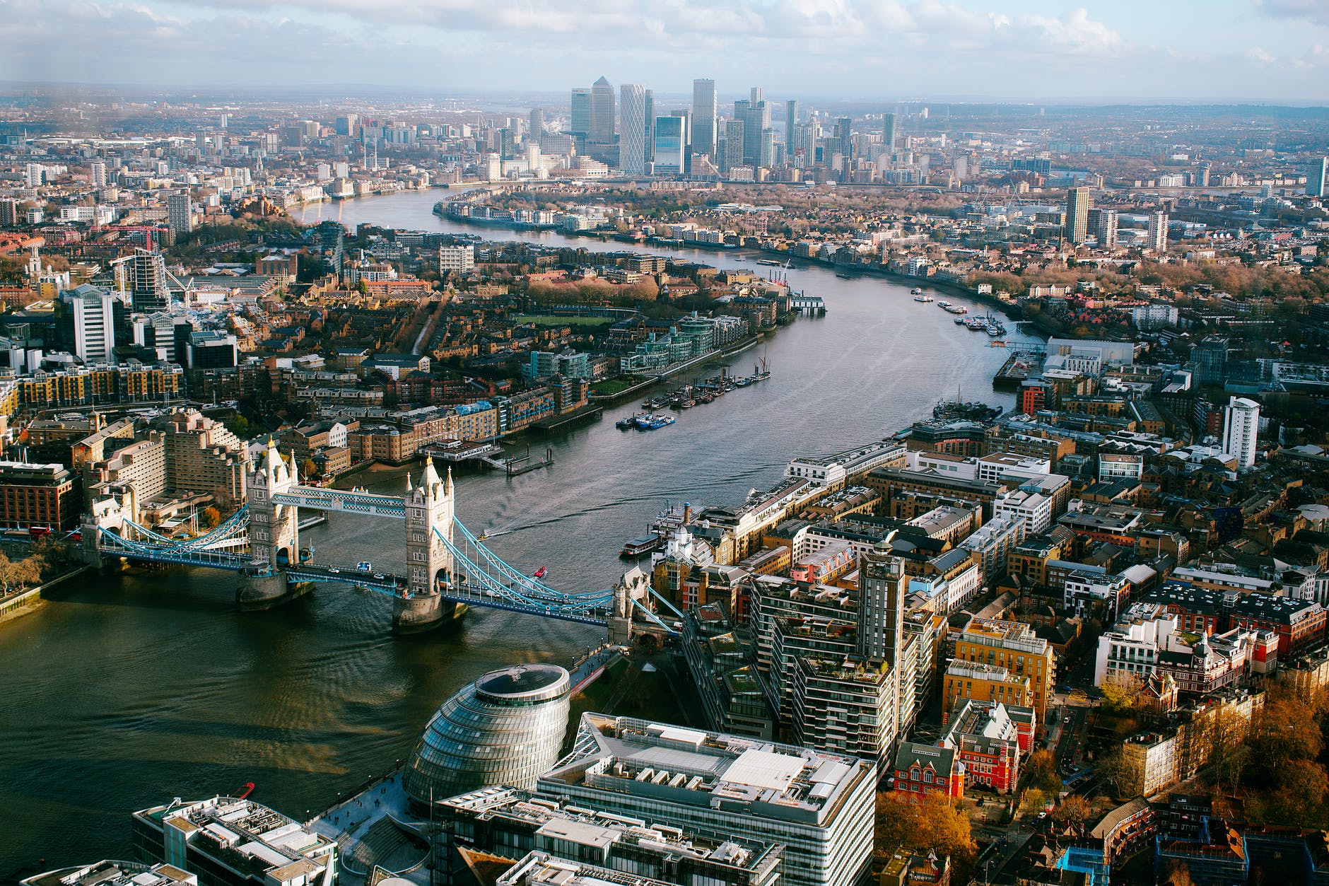 London making a comeback outside the EU as banks go on a hiring spree